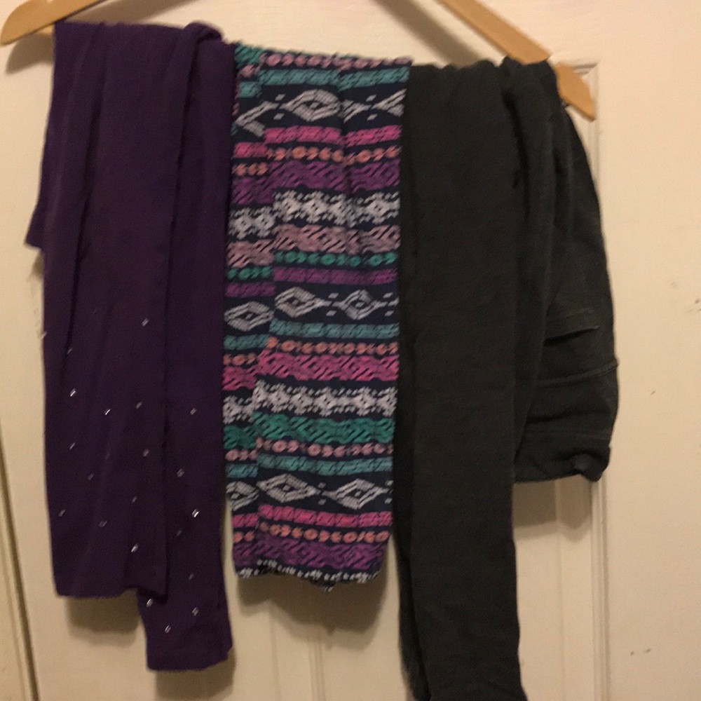 GIRLS SET OF 3 LEGGINGS!!